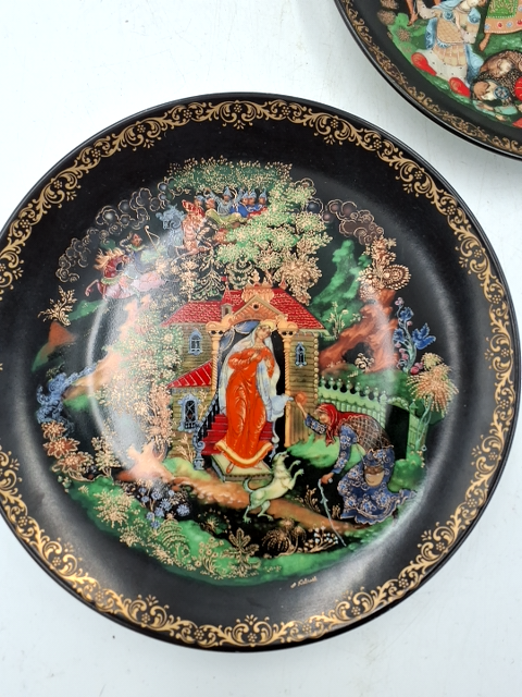 2 stk. eventyr platter